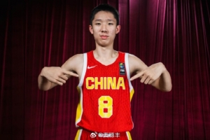 强强交锋！国青库里张宇辰对决菲青，手感火拼三分线外占优