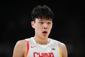 顶住压力！杨瀚森逆境爆发显顽强意志