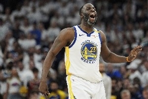 NBA巅峰对决：历史最强大前锋对位战！