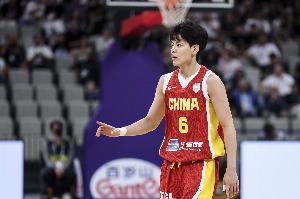 9分1助！杨舒予半场高效输出，数据全面领跑