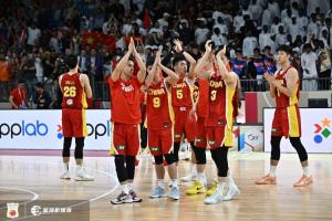 得分王、篮板王、助攻王！中国男篮强势崛起，三项纪录领跑亚洲