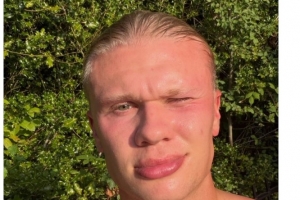 控球与反抢艺术！哈兰德如何以三人协作锁胜局