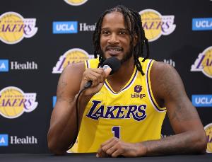 阿里扎家乡慈善筹款引争议：月入6千的NBA球员，如何成就家乡体育梦？