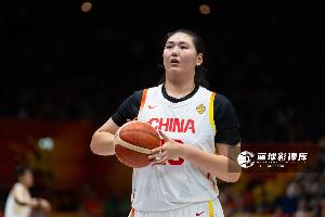 8分1板！张子宇半场4中4效率惊人，中国女篮半场领先波多黎各