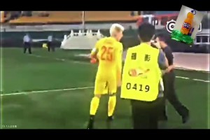 猛！当年王大雷突破工体封锁线近距离与山东球迷庆祝