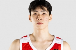 战报：中国U18男篮79-89负于澳大利亚