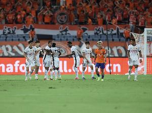 判罚成转折？海港3-0泰山晋级四强引热议