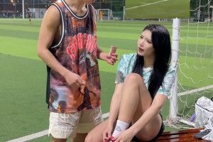 国安女足门将这颜值身材太火辣，后空翻教学秒变爆笑！‍️