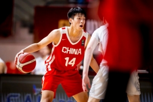 全网热议！U18男篮亚洲杯决赛，中国U18男篮输篮板引热议
