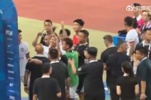 战报：河南蓉城战平，韦世豪与球迷对峙