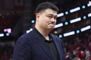 攻防转换成关键！杨瀚森如何凭精准定位锁定胜局