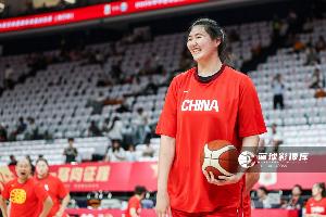 战报：中国女篮世界杯名单公布，李月汝缺席