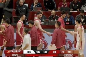 强强对话，中国U18男篮在对位中笑到最后