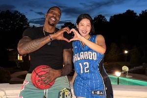 热刺女孩Eunbi Lee与霍华德豪宅邂逅：强强互动下的时尚与篮球碰撞