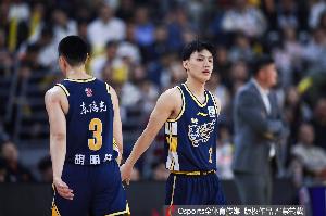 狂飙！杜锋麾下老将渐行渐远，广东男篮内忧外患谁能解？