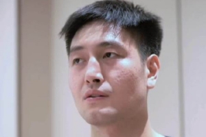 强强对话火花四溅！香港主场见证区俊炫与汤令山交锋
