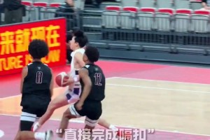 连场献隔扣！清华附中小将姚清源这身体素质是真的炸裂