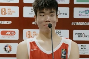 79-89！U18男篮对决澳大利亚，张懿赵杰三分神准，篮板成败关键