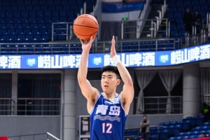 逆境破茧！段昂君美国集训磨砺意志，青岛男篮助力新生