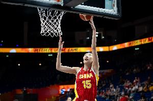 战报：中国女篮75：72险胜波多黎各
