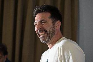 争议判罚？布冯与AC米兰对决回忆引发热议