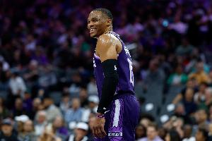 81场42次三双！威少NBA生涯数据盘点：场均三双王，数据全场称霸