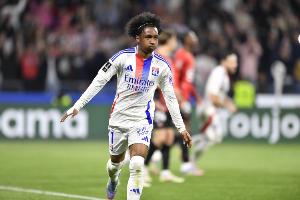 全网热议！罗马签下里昂新星，球迷激动不已