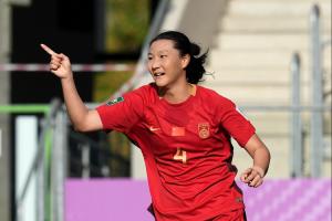 强强对话，黄嘉欣对位制胜，中国U20女足12分钟内逆转新喀里多尼亚