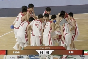 17分7板6帽！李俊贤独霸内线，中国队以38分优势晋级八强