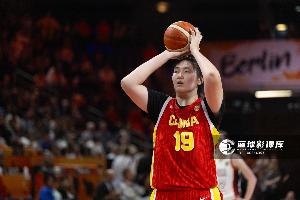 速度与激情碰撞！中国女篮与捷克女篮交锋中实力消长