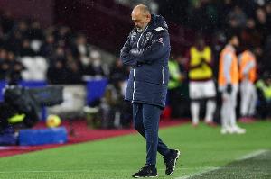 战报：西汉姆联3-2胜博尔顿，登顶英冠
