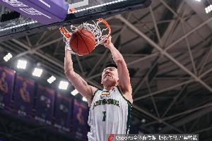 付豪三分球九成准！内线巨头独揽全场纪录，数据统治力惊人