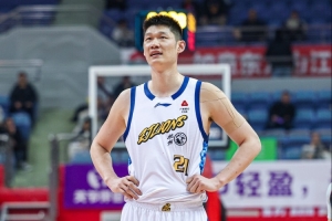 胡金秋交易疑云：上海男篮争锋引热议，关键引援成疑