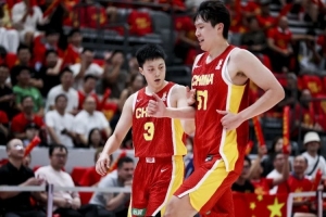 强强对决，杨瀚森对位制胜，中国男篮险胜黎巴嫩