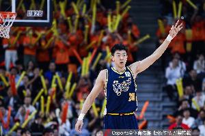 争议判罚引热议：王少杰回归北控，能否扭转战局？