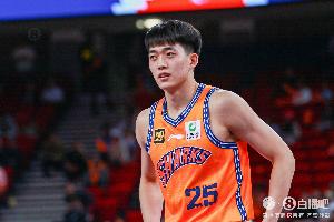 新增万孟霖等4人，CBA自由球员名单变动，凭什么赢？三点拆解球员转会背后的策略
