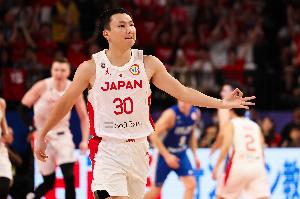 狂飙！日本库里引爆赛场，三分线外火力全开！