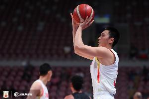 战报：中国男篮83-78险胜乌拉圭
