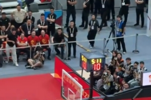 89分+12篮板！杨瀚森三项纪录领衔，中国男篮力挽狂澜