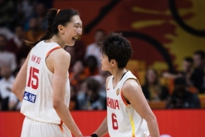 内线支柱与外线大脑！中国女篮如何凭借精准战术锁定胜局