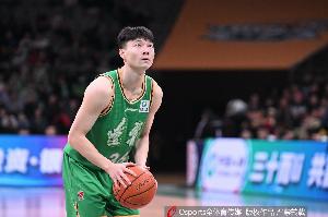 战报：辽宁男篮签下鄢手骐，3年C类合同