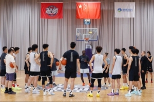 龙狮新帅首秀，教练团交锋火花四溅！