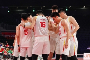 14分+12分！庞峥麟崔永熙火力全开，中国男篮三节领跑79-44