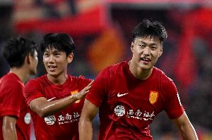 强强对决，杜月徵与队友向余望、吴永强上演体能与意志的较量