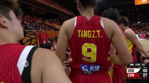 顶住压力！中国女篮逆境展现顽强意志