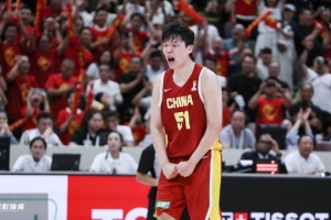 全网热议！杨瀚森绝杀黎巴嫩，网友：小黑表情亮了