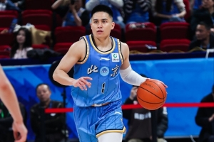攻防转换中的坚持与挑战！陈盈骏如何凭借坚定信念锁定CBA胜局