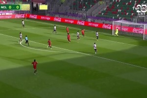 终于破门了！李晨语边路传中，肖亚飞包抄破门1-0领先