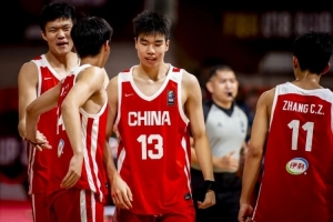 顶住压力！中国U18男篮逆境爆发展现顽强意志