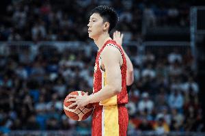 顶住压力！胡明轩逆境爆发展现顽强意志